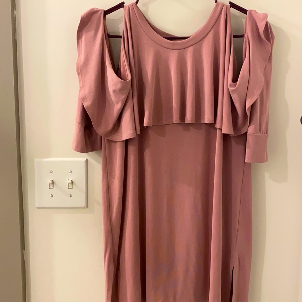 Light plum top bare shoulders with 3/4 sleeves.